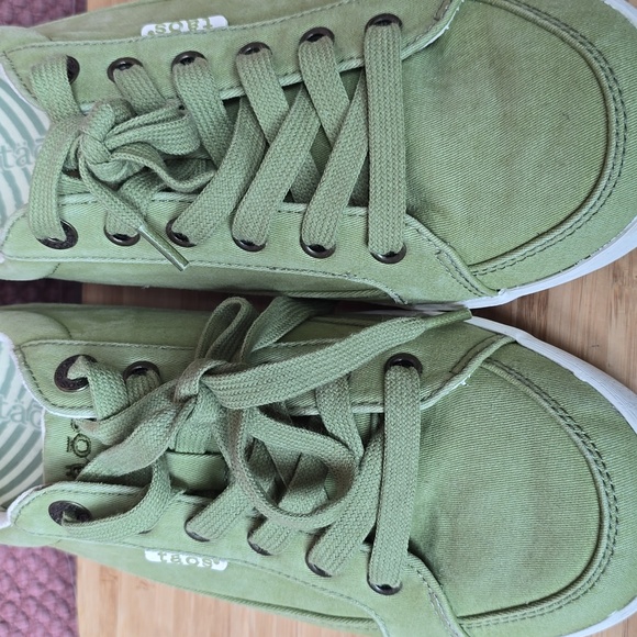 Taos Moc Star 2 Green Lace-Up Sneakers - Picture 5 of 13